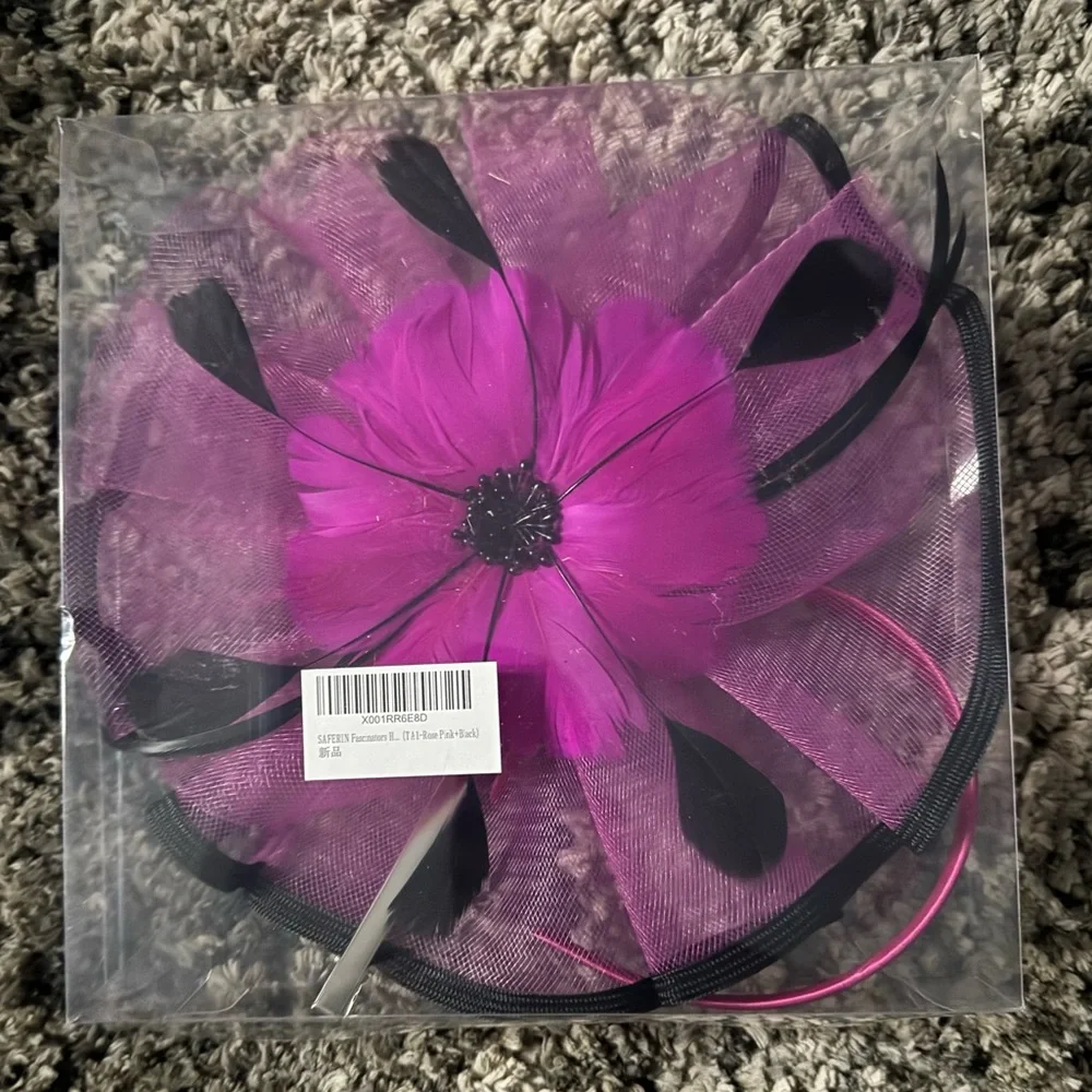 Chic Fuchsia Fascinator with Black Details - Picture 5 of 6